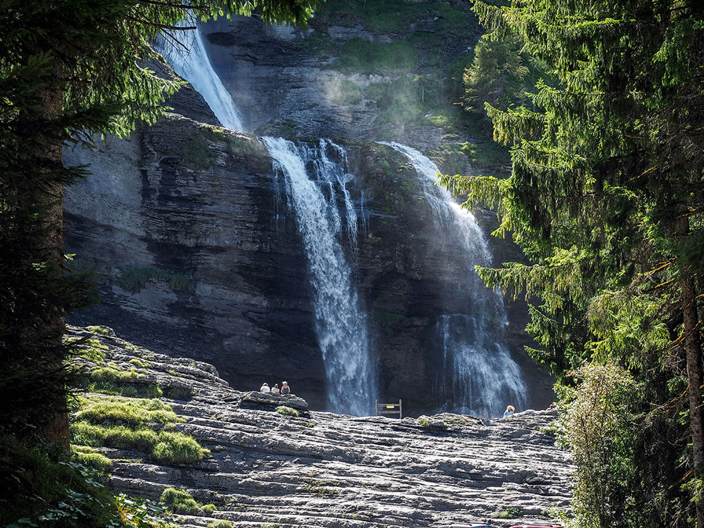 cascade-rouget-gr5-alpes-haute-savoie