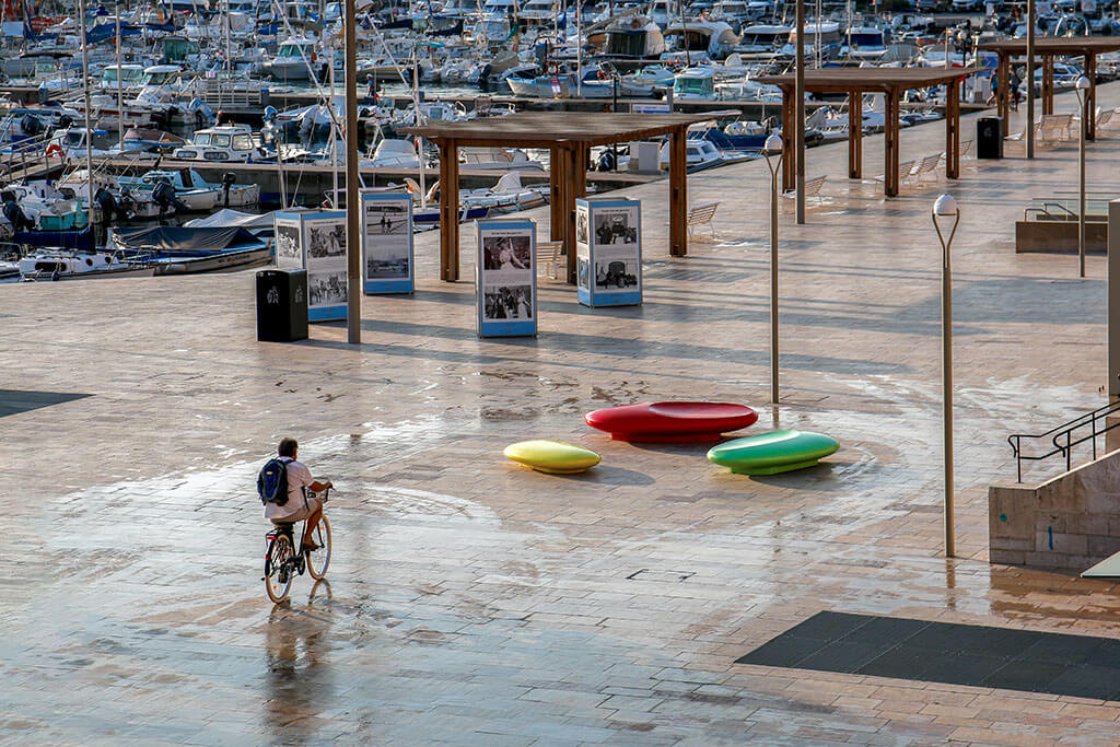cycliste-port-menton-gr52-alpes-maritimes