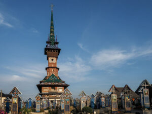 eglise-cimetiere-joyeux-sapanta-roumanie