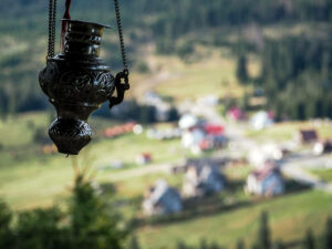 lampe-chapelle-sommet-biserica-motului-padis-monts-apuseni-roumanie