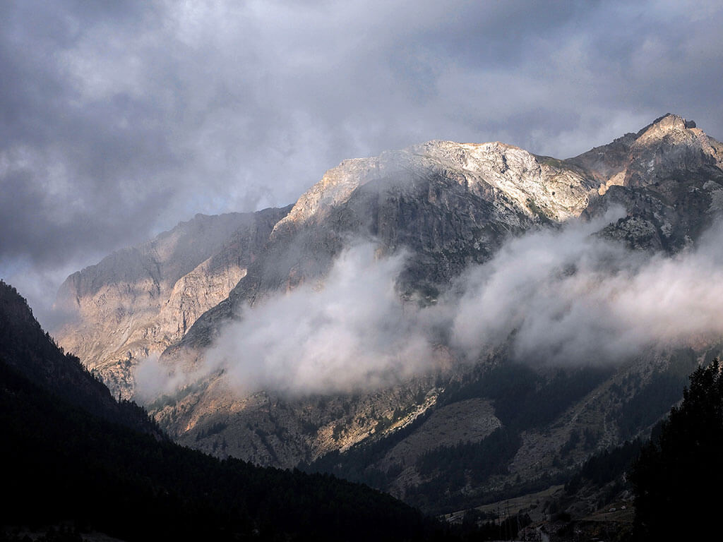 lever-soleil-montagnes-vallee-ubaye-alpes-haute-provence