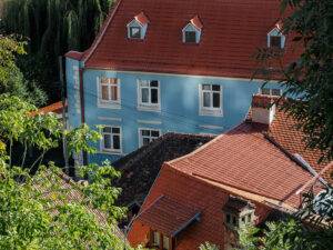 maison-bleue-centre-sighisoara-roumanie