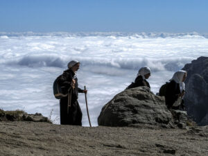 mer-nuages-religieuses-randonnee-monts-bucegi-roumanie