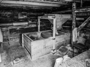 meule-moulin-eftimie-murgu-roumanie