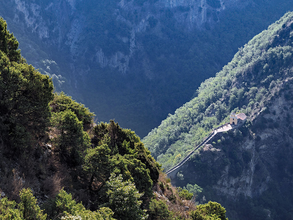 notre-dame-menour-moulinet-gr52a-alpes-maritimes