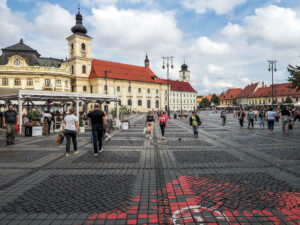 place-grand-square-centre-ancien-sibiu-roumanie