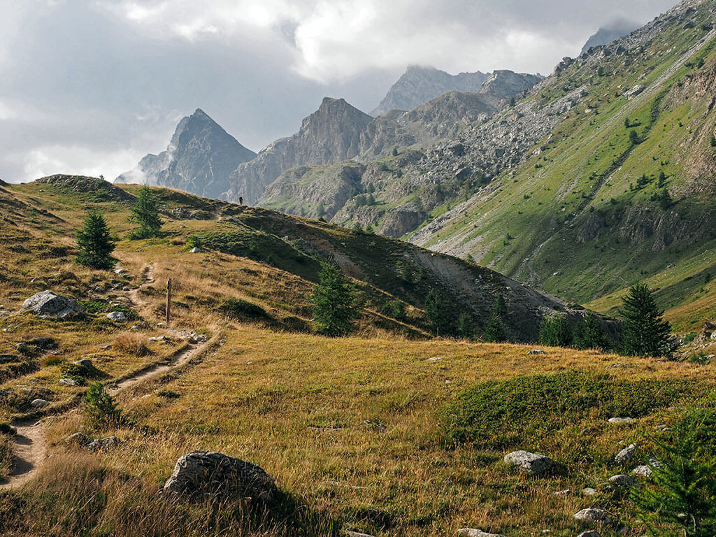 randonneur-vallon-mary-alpes-haute-provence