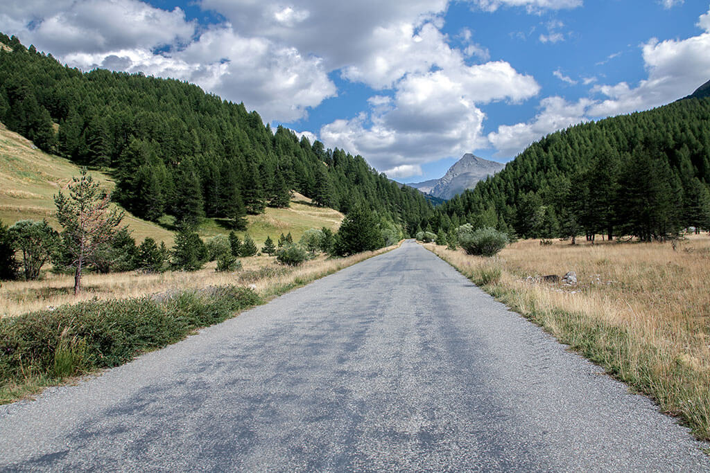 route-vallon-cerveyrette-hautes-alpes