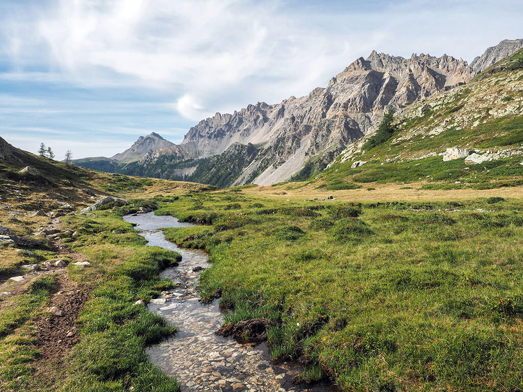 ruisseau-plaine-tavernette-gr5-hautes-alpes