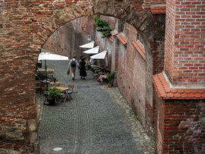 terrasse-cafe-promenuers-reu-sibiu-roumanie