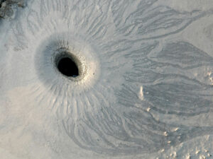 trou-volcan-boue-berca-policiori-roumanie