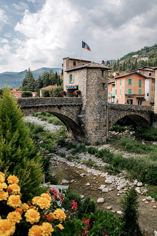 vieille-porte-pont-sospel-gr52-alpes-maritimes