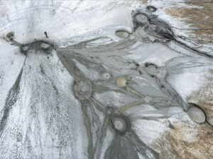 volcans-boue-paclele-beciu-roumanie