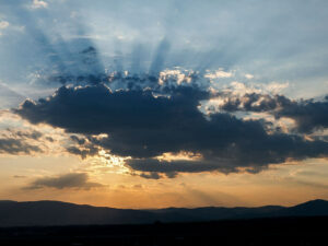 coucher-soleil-nuage-ciel-montagnes