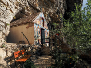 eglise-rupestre-medievale-sainte-marine-bulgarie