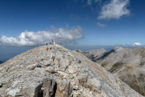 randonneurs-sommet-mont-virhen-bulgarie