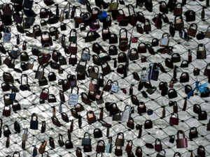 cadenas-passerelle-marko-feingold-salzburg-autriche