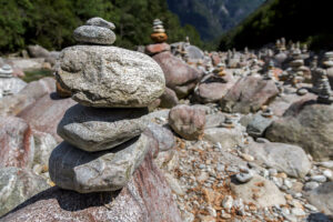 cimetiere-cairn-vallee-verzasca-suisse