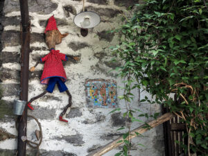 decoration-maison-hameau-vallee-verzasca-suisse