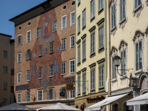 facade-immeubles-place-mozart-salzburg-autriche