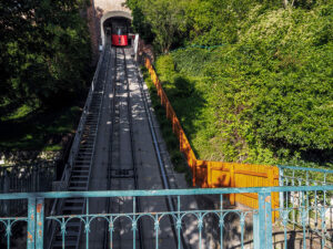 funiculaire-acces-tour-horloge-graz-autriche
