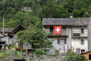 maison-village-sonogno-vallee-verzasca-suisse