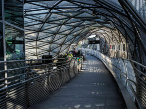 passage-pieton-murinsel-ile-artificielle-graz-autriche