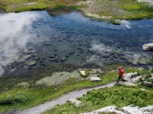 trailer-sentier-lac-fenetre-col-grand-saint-bernard-suisse